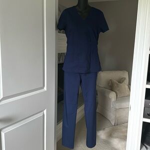 Scrubology Scrubs Medical Uniform Stretch Modern Fit sz XS